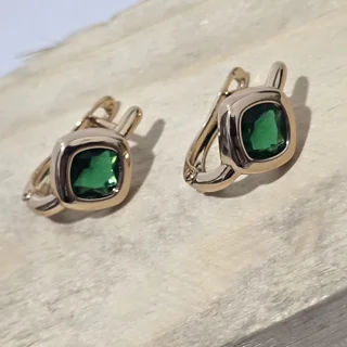 گوشواره ژوپینگ طلایی نگین سبز  ضد حساسیت
